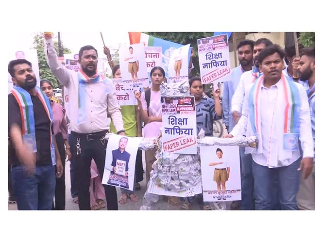 Image from: MP: NSUI protests in Bhopal over NEET Exam cancellation, burns effigies of Union Education Minister, NTA chief