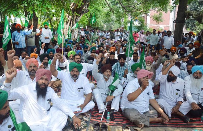 Image from: Farmers’ union holds protest outside cooperative bank office in Ludhiana