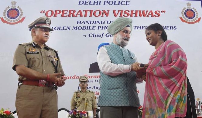Image from: Cops recover over 19,000 stolen, missing cellphones
