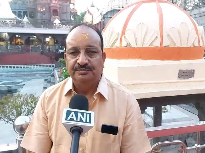Image from: Uttar Pradesh minister Dinesh Pratap Singh attends 'Bhasma Aarti' at Mahakaleshwar Temple in Ujjain