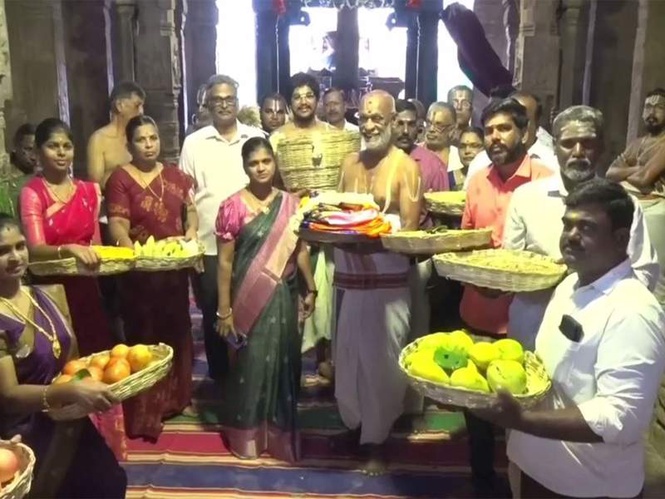 Image from: Ceremonial garments, sacred offerings arrive at Srirangam Ranganathaswamy Temple for Chithirai festival