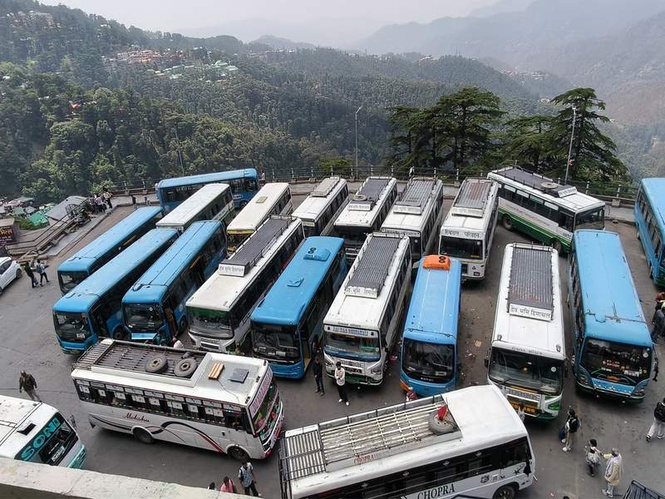 Image from: If salaries are not paid on time, HRTC employees will stop work: Union warns management after gate meeting in Shimla