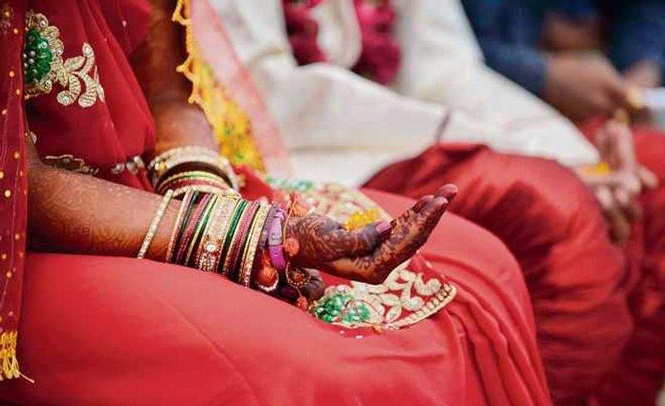 Image from: UP bride calls off wedding over ‘unsuitable sari’, clash breaks out between families
