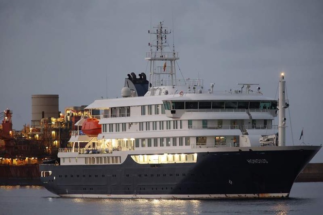 Image from: Cruise ship with dozens of ill passengers docks in Bordeaux