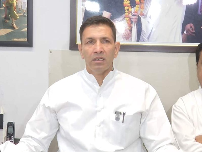 Image from: MP: Congress' Jitu Patwari booked for alleged illegal entry into Panna Tiger Reserve core area