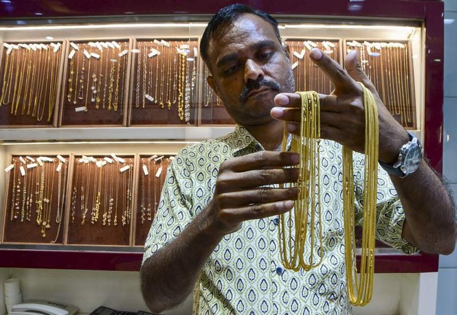 Image from: Centre hikes gold, silver duty to 15% to curb imports, stabilise Rupee