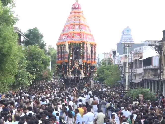 Image from: Tamil Nadu: Devotees throng Tiruchirappalli to attend Sri Ranganathaswamy Temple Chithirai Car Festival