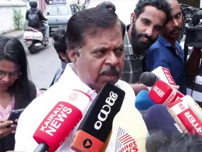Image from: "Will make decision  that doesn't hurt anyone": Congress' Joseph Vazhackan arrives at Ramesh Chennithala's residence amid suspense on Keralam CM post