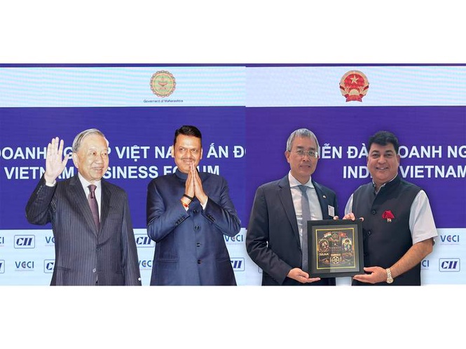 Image from: Vietnam Airlines, Saigontourist and Innovations India ink MoU at Business Forum Attended by President To Lam and CM Devendra Fadnavis