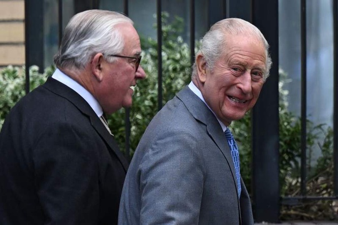 Image from: King meets victims of Golders Green stabbings as monarch shows support for Jewish community