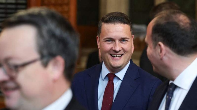 Image from: UK minister quits ahead of possible challenge to Starmer