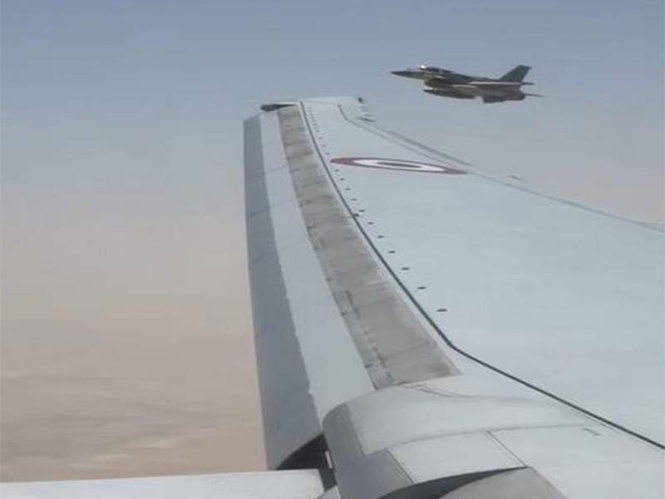 Image from: UAE’s F-16 jets escort PM Modi’s aircraft as he enters its airspace