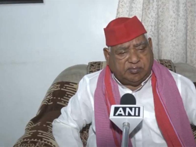 Image from: SP MP Awadhesh Prasad attacks Centre over fuel price hike, alleges economic collapse