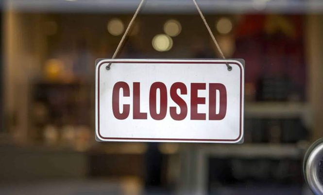 Image from: Popular Grocery Store Prepares to Close as Shoppers Make Their Final Purchases