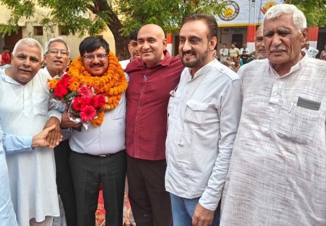 Image from: Former Haryana IAS officer feted at his village for public service