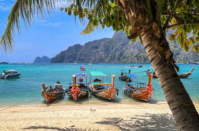 Image from: Thailand limits outdoor drinking, reveals plan to tighten visa rules