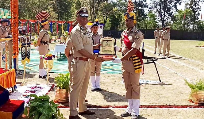 Image from: Ex-servicemen join state police; DGP stresses discipline & service
