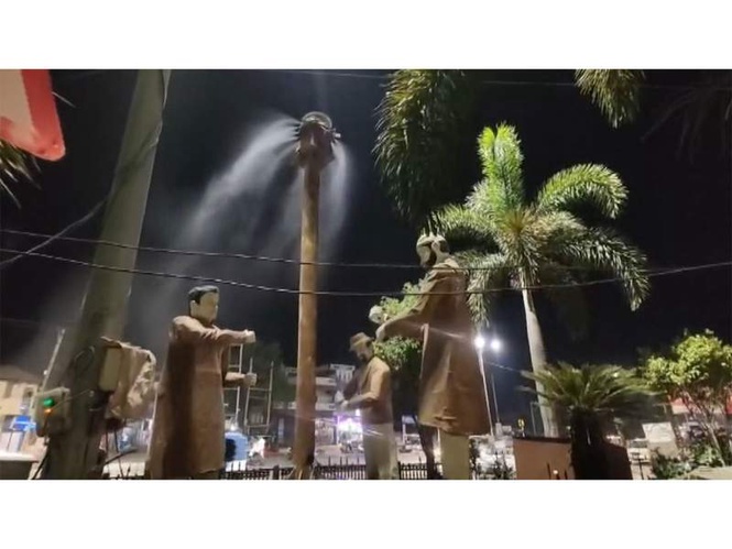 Image from: Madhya Pradesh: Mist towers set up in Dewas to provide relief from dust, heat amid rising temperatures