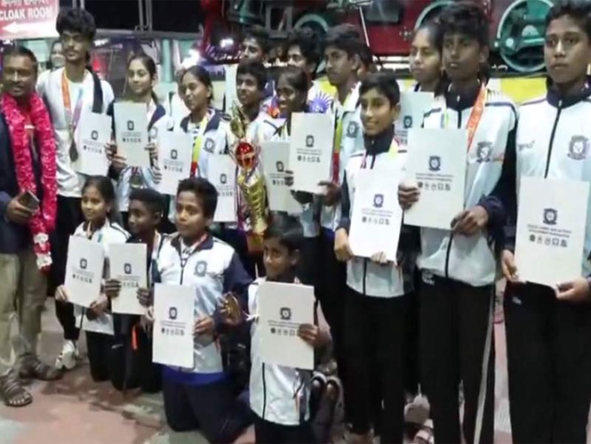 Image from: 18 Coimbatore students win gold at Indo-Nepal International Silambam C'ship