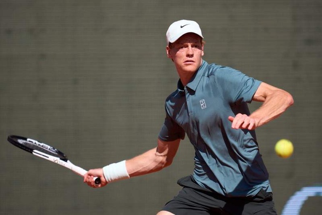 Image from: What Jannik Sinner told the umpire before his match against Daniil Medvedev was postponed