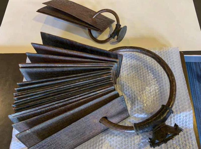 Image from: Netherlands hands back Chola dynasty copper plates to India
