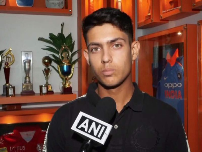 Image from: Inspired by Virat, eyeing U19 cap for India: Rising U-16 batter Abhiraj speaks after his sensational Vijay Merchant Trophy season
