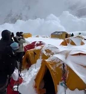 Image from: Caught on camera: Moment avalanche strikes Mount Everest Base Camp in Tibet