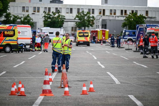 Image from: British WWII bomb defused in German city after 30,000 evacuated