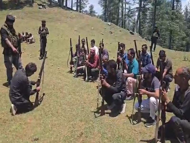 Image from: J-K: Indian Army trains Village Defence Guards in Ramban ahead of Amarnath Yatra