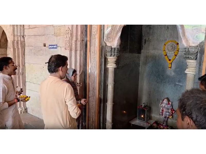 Image from: Devotees pray to Goddess Saraswati at Bhojshala Temple after MP High Court verdict