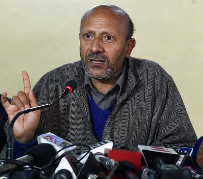 Image from: Delhi HC grants interim bail to Engineer Rashid for father’s funeral