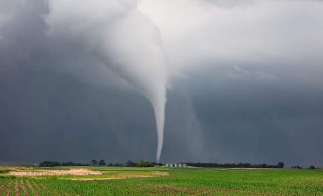 Image from: Massive Weather System May Bring Strong Tornadoes and Giant Hail by Monday