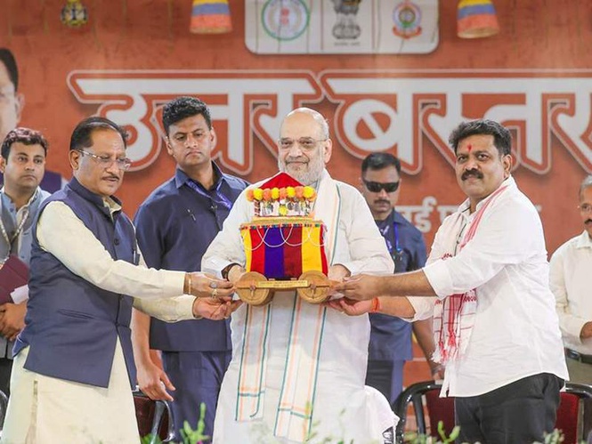 Image from: "Can proudly say India has become free from Naxalism": Amit Shah meets CAPFs personnel, victims of naxal violence in Chhattisgarh