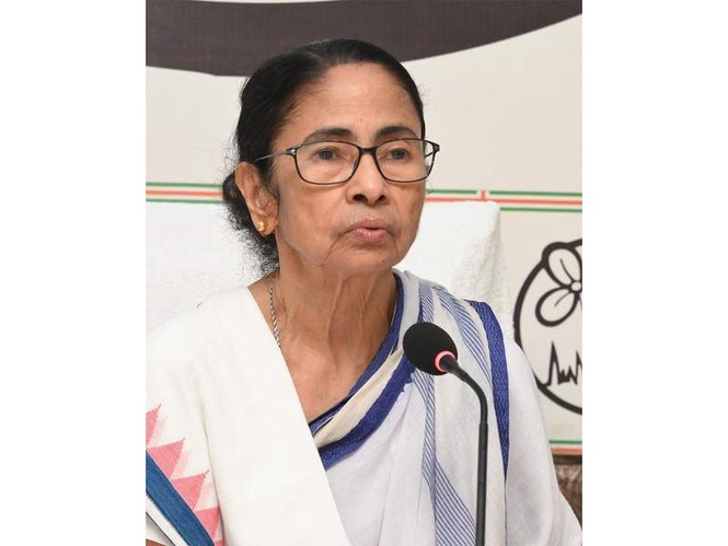Image from: AITC to protest BJP's "bulldozer culture" on May 21; Mamata says "minority communities are being targeted, hawkers' stalls bulldozed"