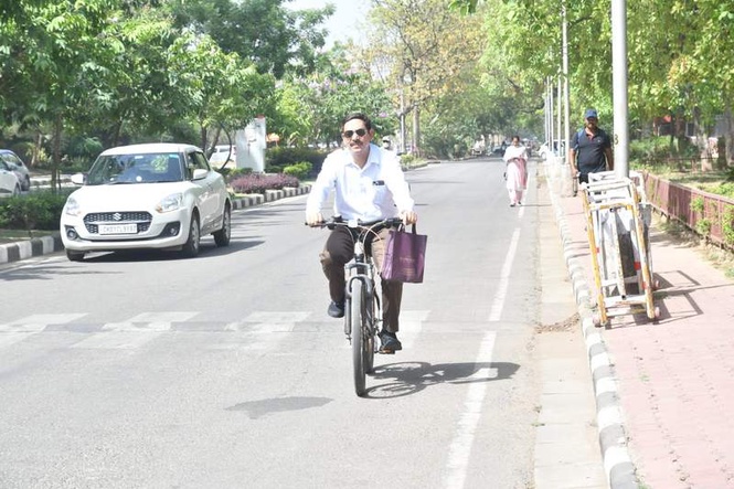 Image from: Chandigarh employees observe No-Vehicle Day following Governor’s appeal