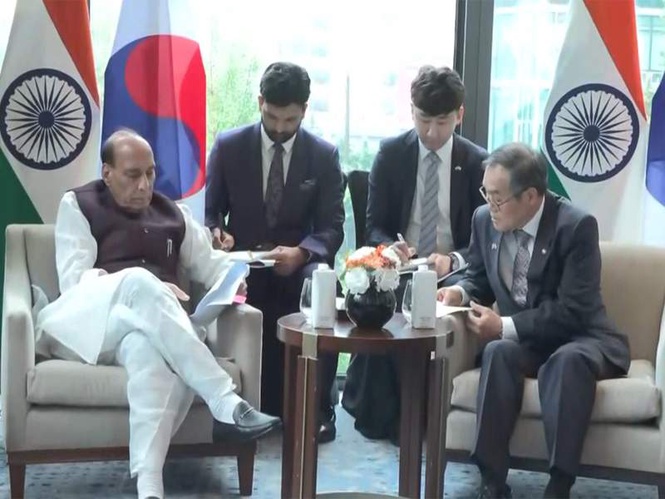 Image from: Rajnath Singh holds meeting with South Korea’s Defence Acquisition Program Administration Minister