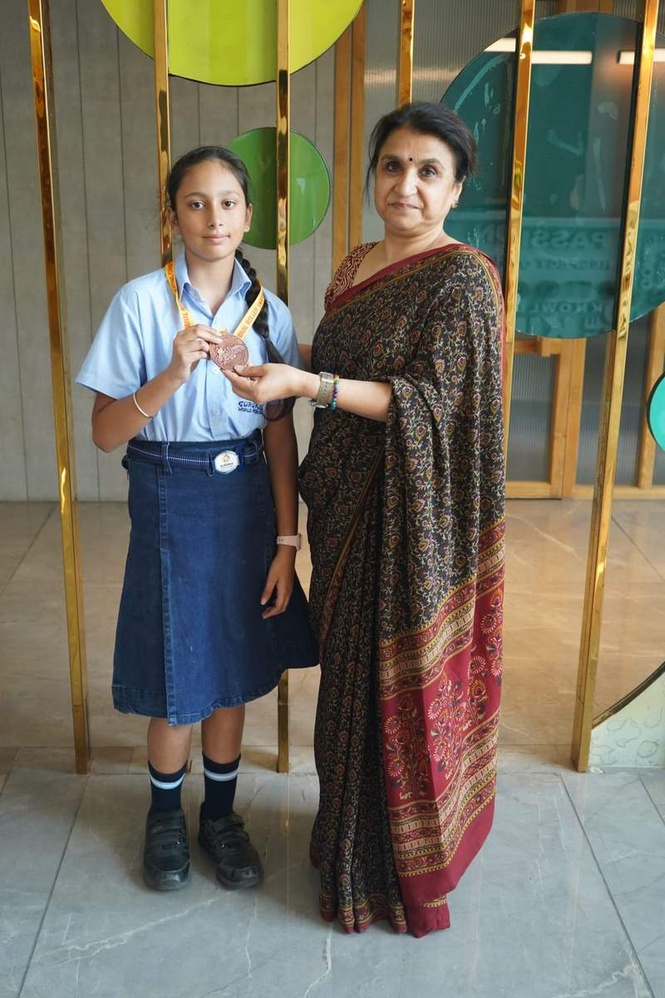 Image from: Jasmehak does school proud