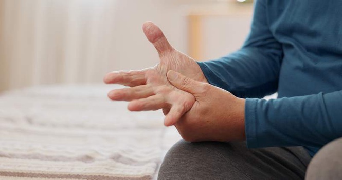Image from: Women with Parkinson’s more likely to experience falls, report higher rates of pain than men: Study