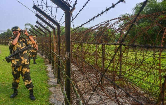 Image from: Bengal govt hands over land to BSF for border fencing; CM vows crackdown on infiltrators