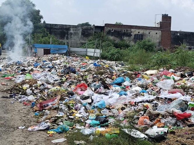 Image from: Sanitary workers’ strike enters 15th day, Doraha fears epidemic outbreak