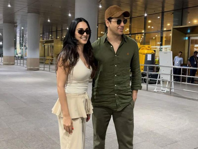 Image from: Airport spotting! Sidharth Malhotra, Kiara Advani pose for paps