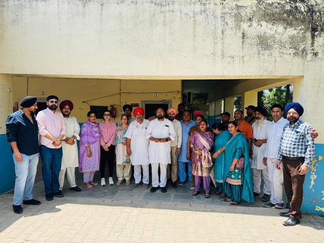 Image from: 5 of Karwal family in fray from Adampur