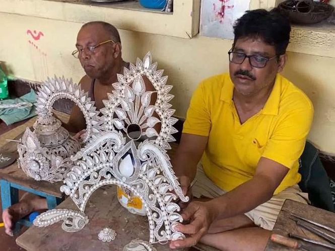 Image from: Odisha's iconic Tarakasi craft faces uncertain future as rising silver prices hit Cuttack artisans