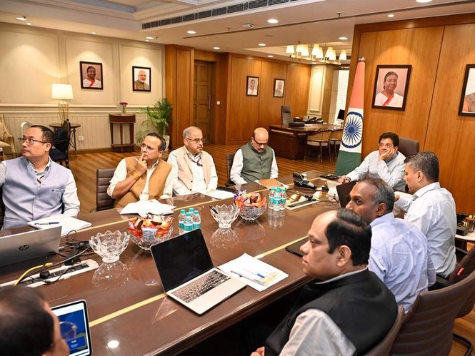 Image from: Amid global headwinds, Piyush Goyal holds meeting with precious metals sector to review stability measures
