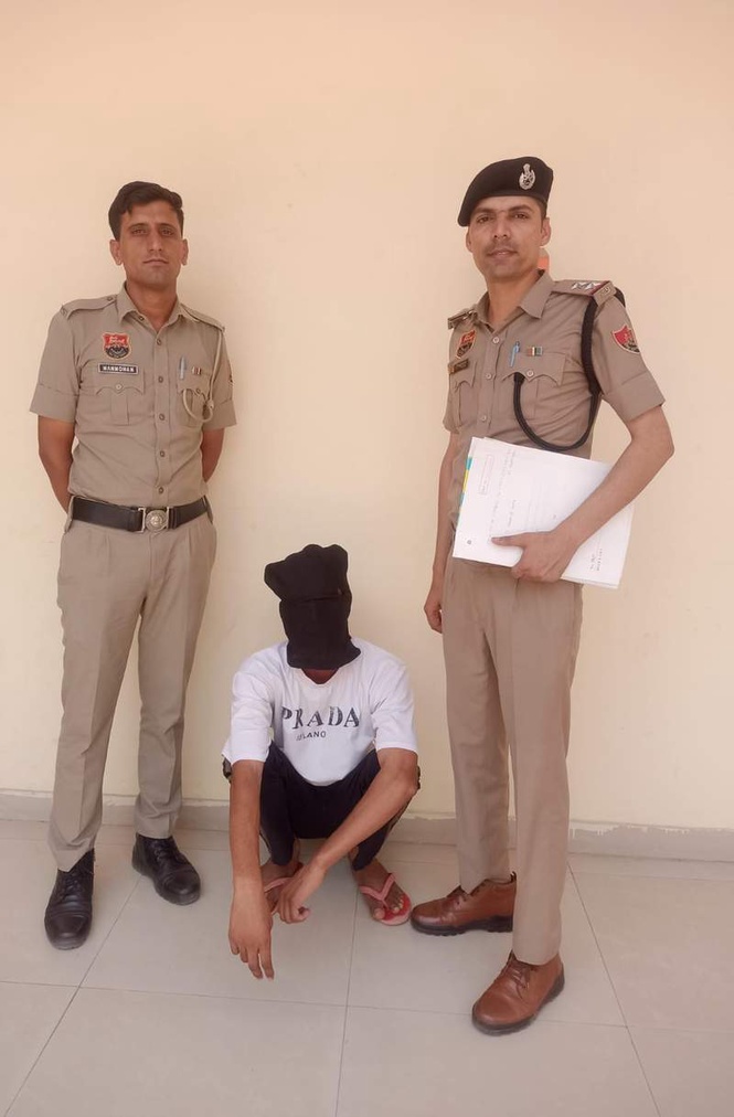 Image from: Fatehabad cops in Haryana crack down on online betting racket