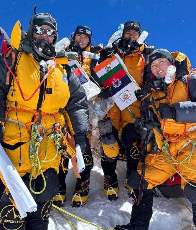 Image from: BSF’s first all-women expedition scales Mount Everest