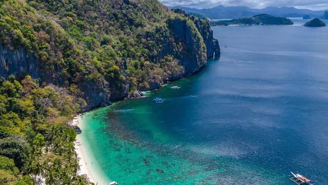 Image from: In the Philippines, this five-star hotel on the edge of a lagoon offers a unique escape in the heart of nature