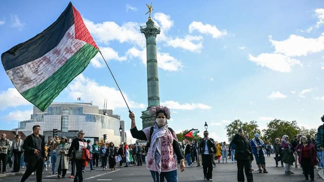 Image from: France condemns Israel as it deports 37 French nationals over Gaza flotilla