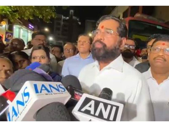 Image from: Eknath Shinde condoles loss of lives due to fire mishap in Thane's Gaondevi market