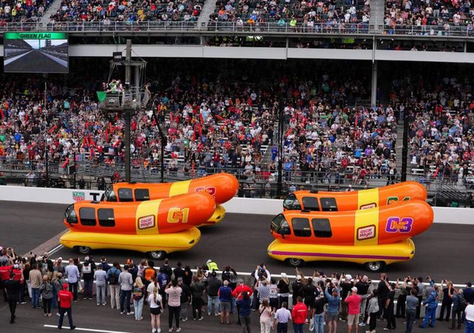 Image from: Oscar Mayer’s viral Wienie 500 race event set to return at 2026 Indy 500